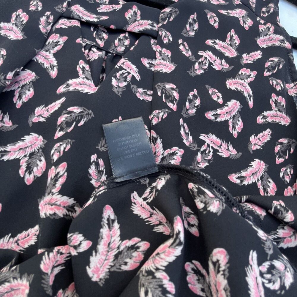 Pleione Size M Tunic Blouse w/ pink & white feather print - Picture 5 of 12